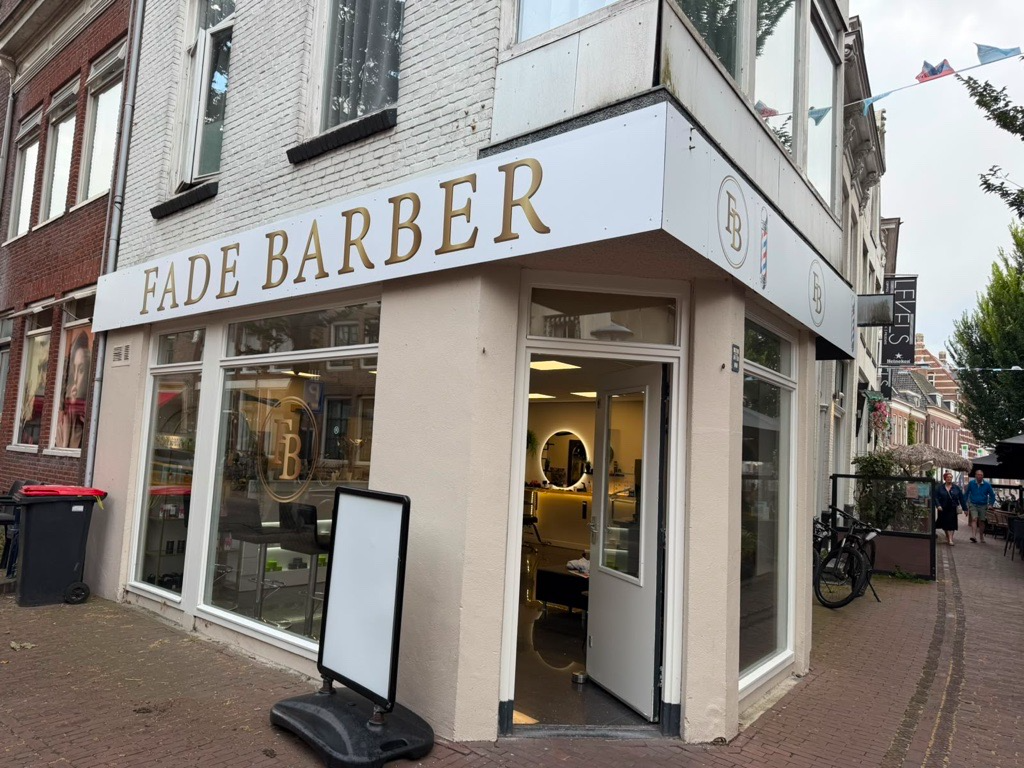 Ingang van Fade Barber Harlingen