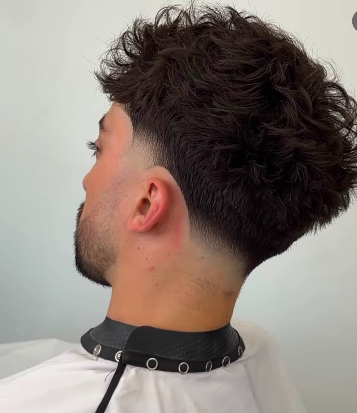 Textured crop met low fade